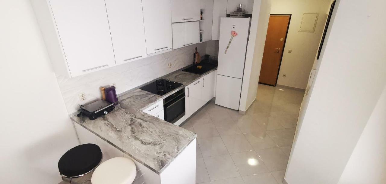Apartment Dalmatia Makarska Bagian luar foto