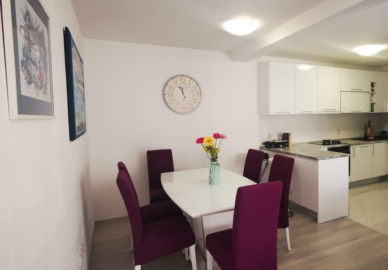 Apartment Dalmatia Makarska Bagian luar foto