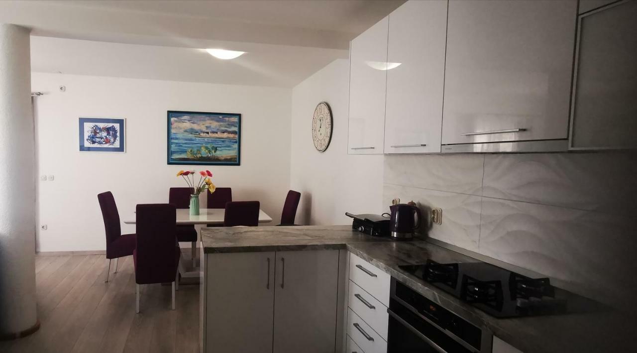 Apartment Dalmatia Makarska Bagian luar foto